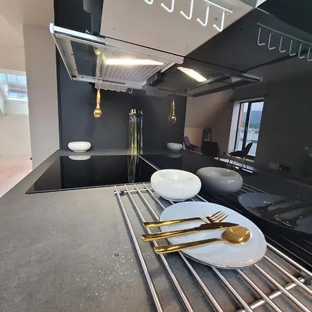 Single Elegant I Sentrum- Sea View *