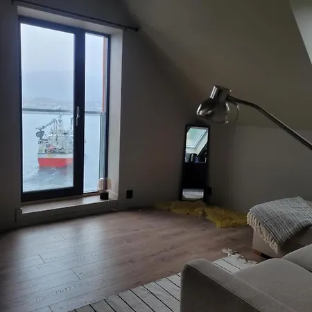 Single Elegant I Sentrum- Sea View *