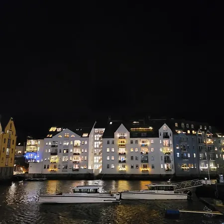 Single Elegant I Sentrum- Sea View Bed and Breakfast