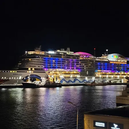 Single Elegant I Sentrum- Sea View